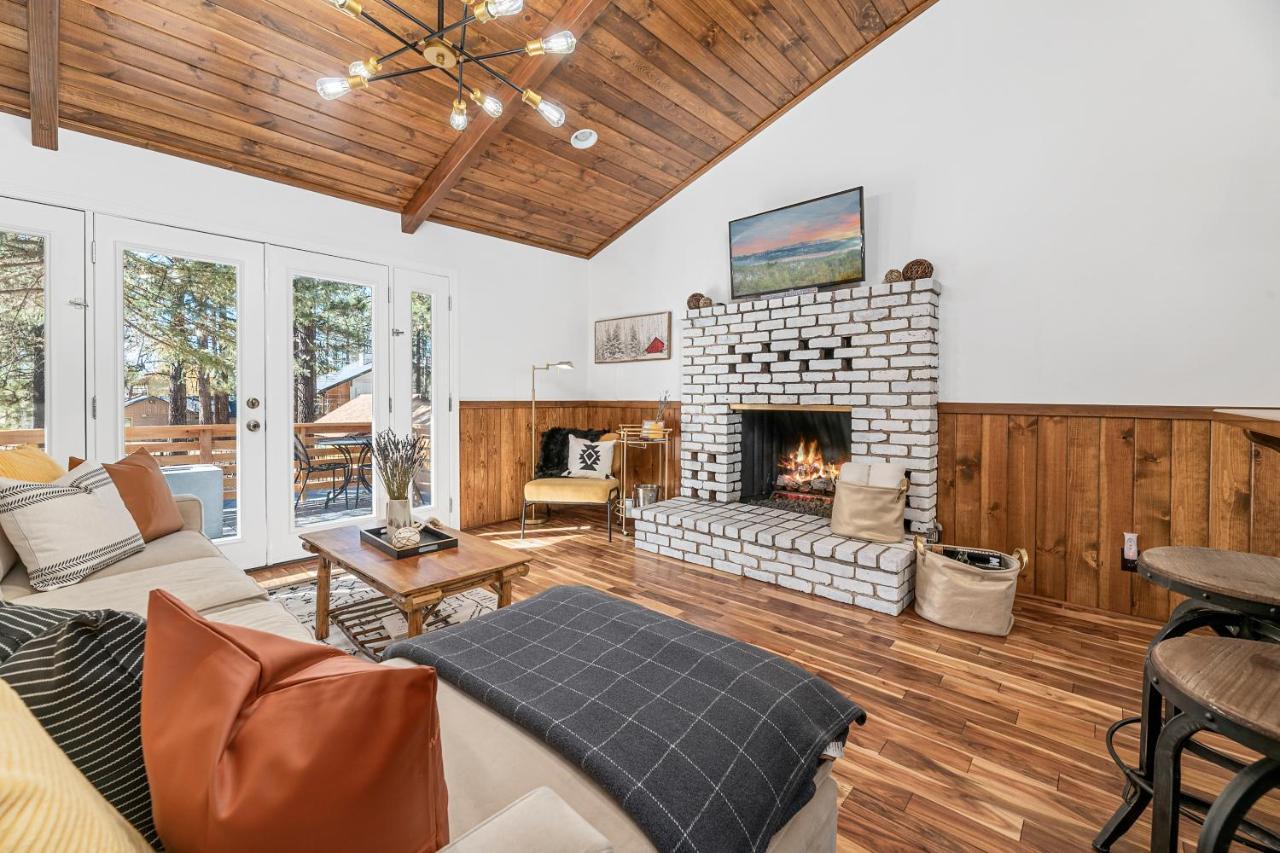 Yellow Pine Lodge - Charming Cottage Style Cabin With Peak-A-Boo Lake And Mountain Views Big Bear Lake Exteriör bild