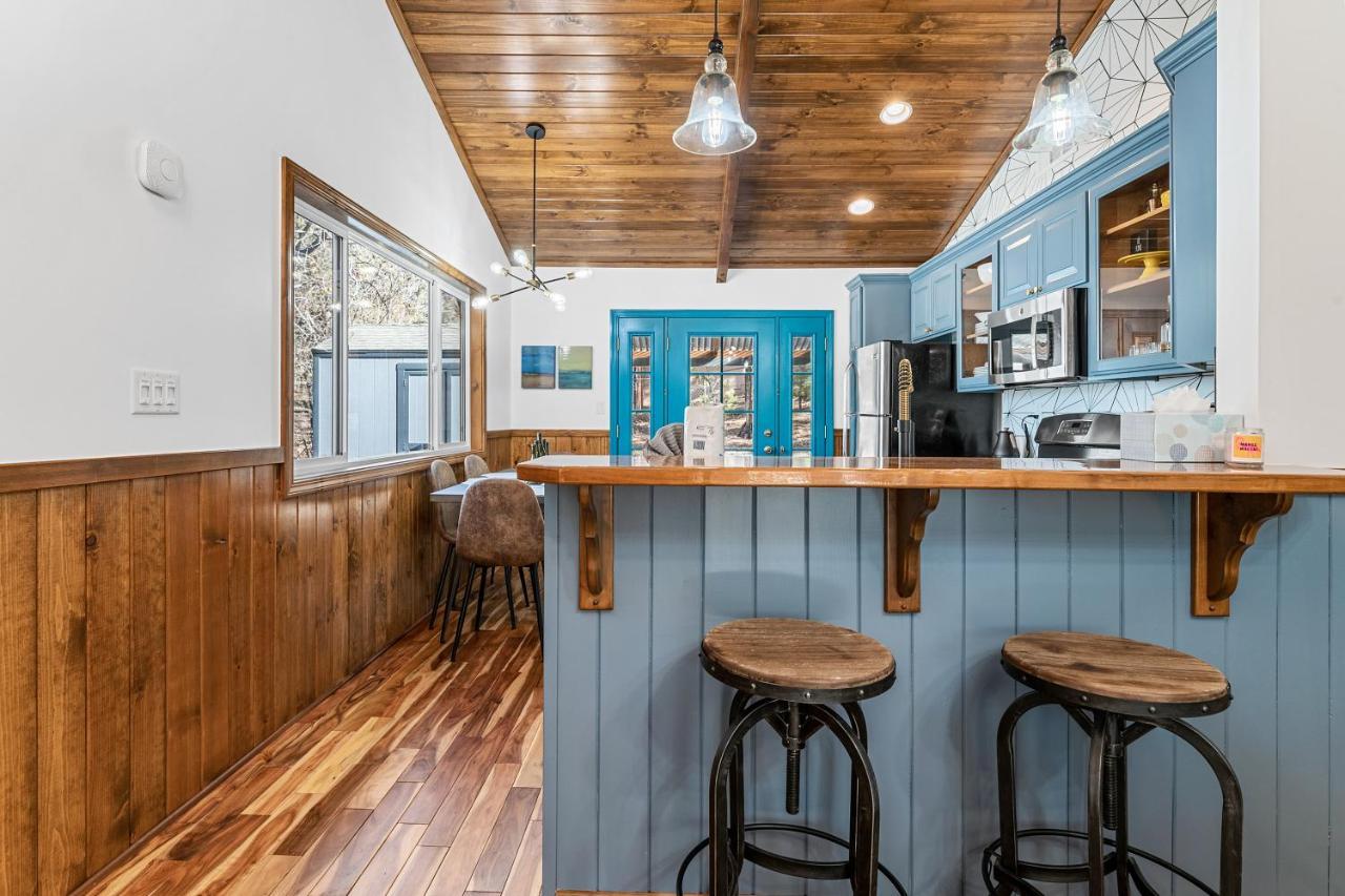 Yellow Pine Lodge - Charming Cottage Style Cabin With Peak-A-Boo Lake And Mountain Views Big Bear Lake Exteriör bild